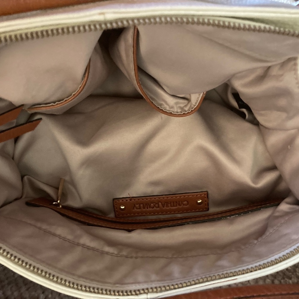 Cynthia Rowley large overnight bag 13 by 15 in great used condition. - Picture 4 of 4